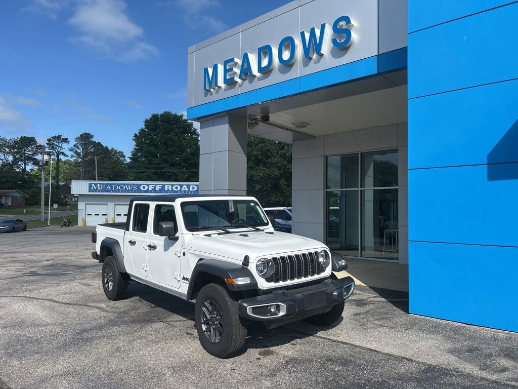 2025 Jeep Gladiator Sport S Auto's photo