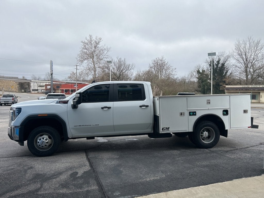 2024 GMC Sierra 3500 HD Chassis Cab Pro
