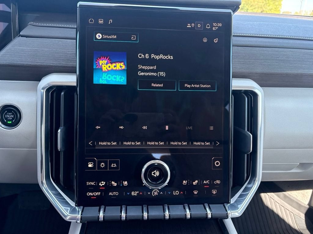 2025 GMC Acadia Denali