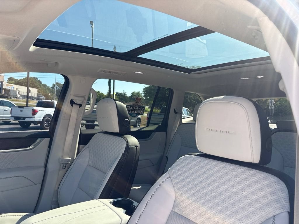 2025 GMC Acadia Denali