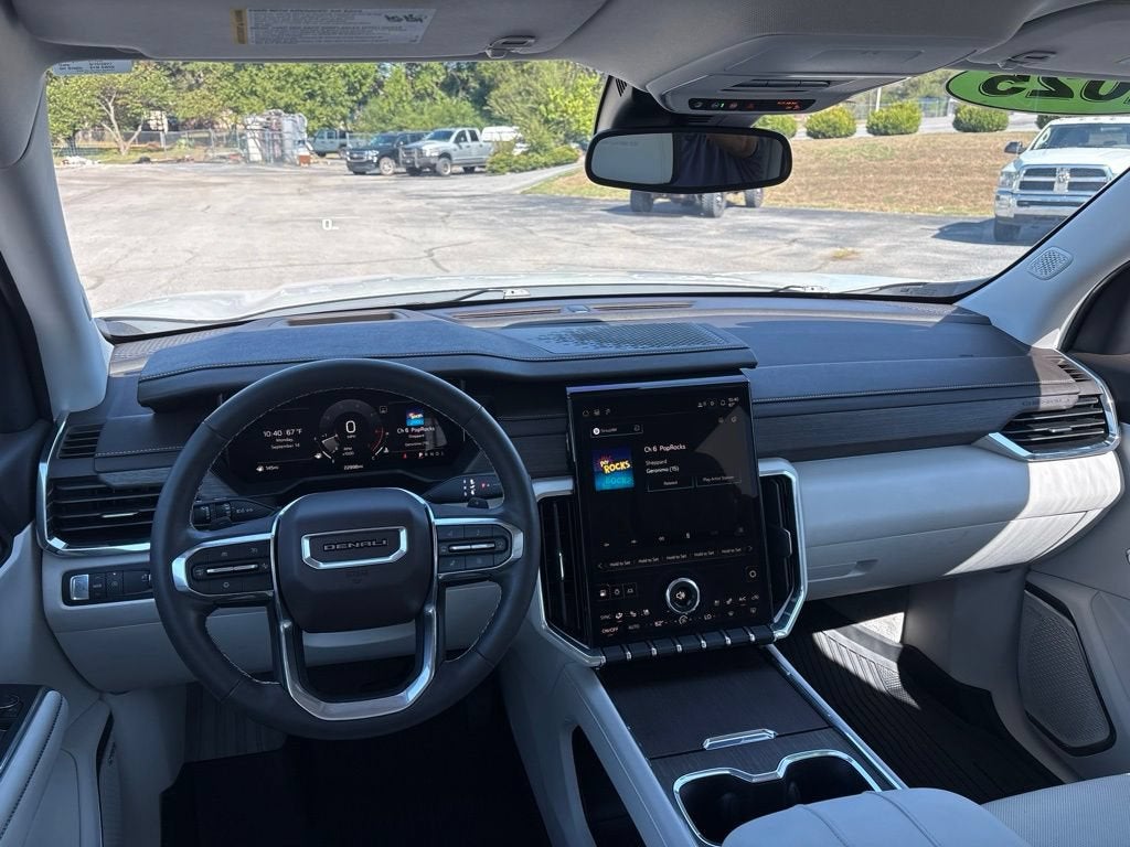 2025 GMC Acadia Denali