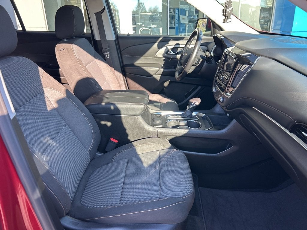2021 Chevrolet Traverse LT Cloth