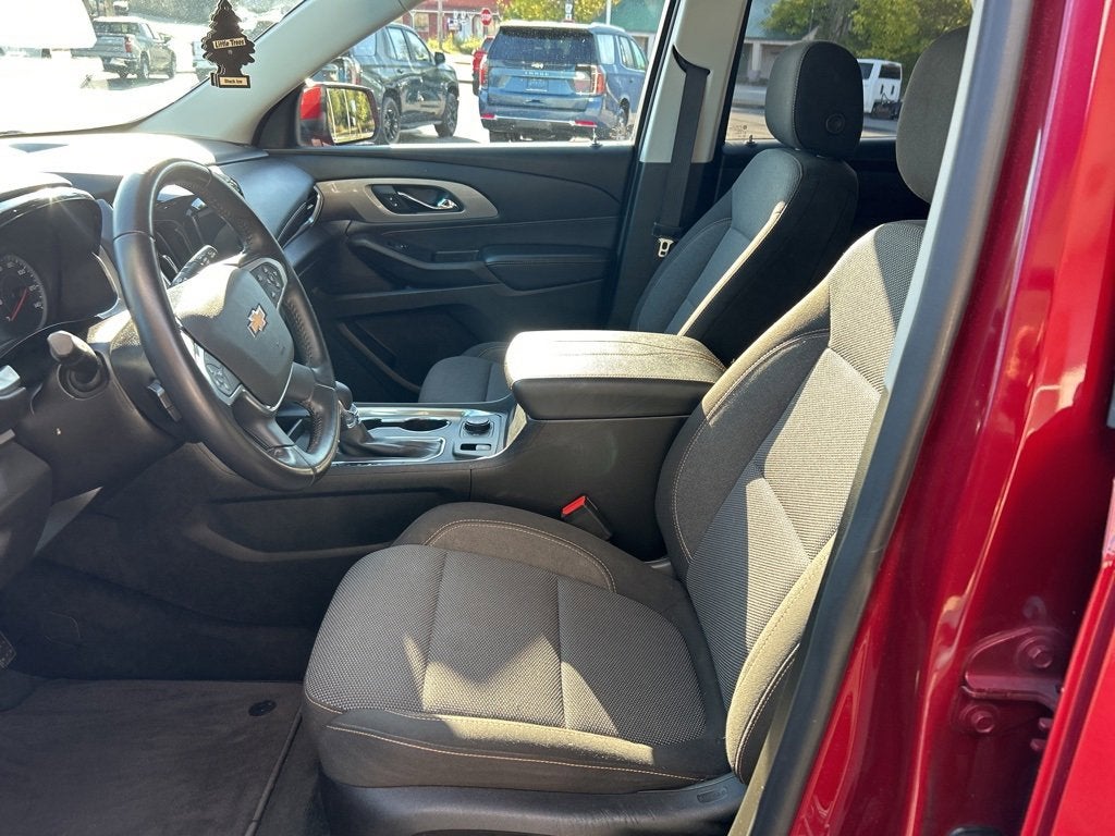 2021 Chevrolet Traverse LT Cloth