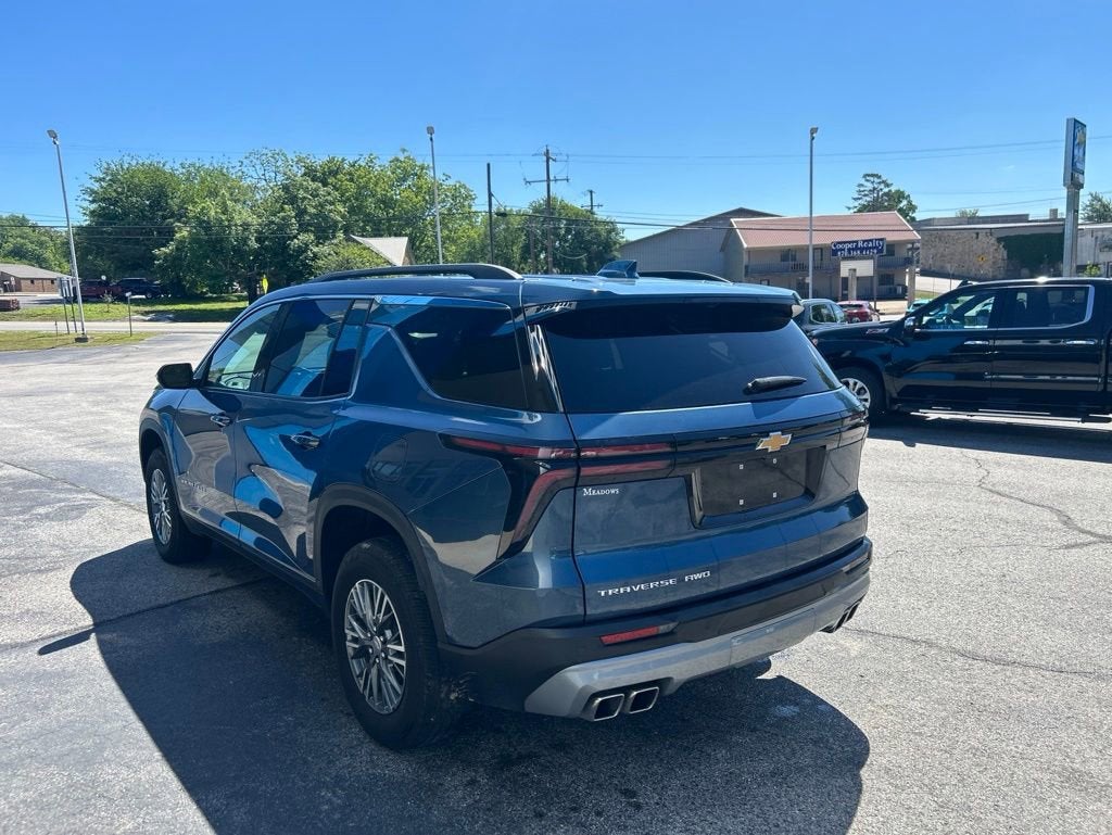 2025 Chevrolet Traverse LT