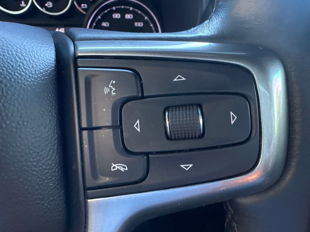 2023 Chevrolet Suburban LS