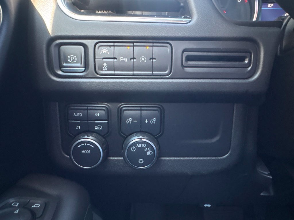 2023 Chevrolet Suburban LS