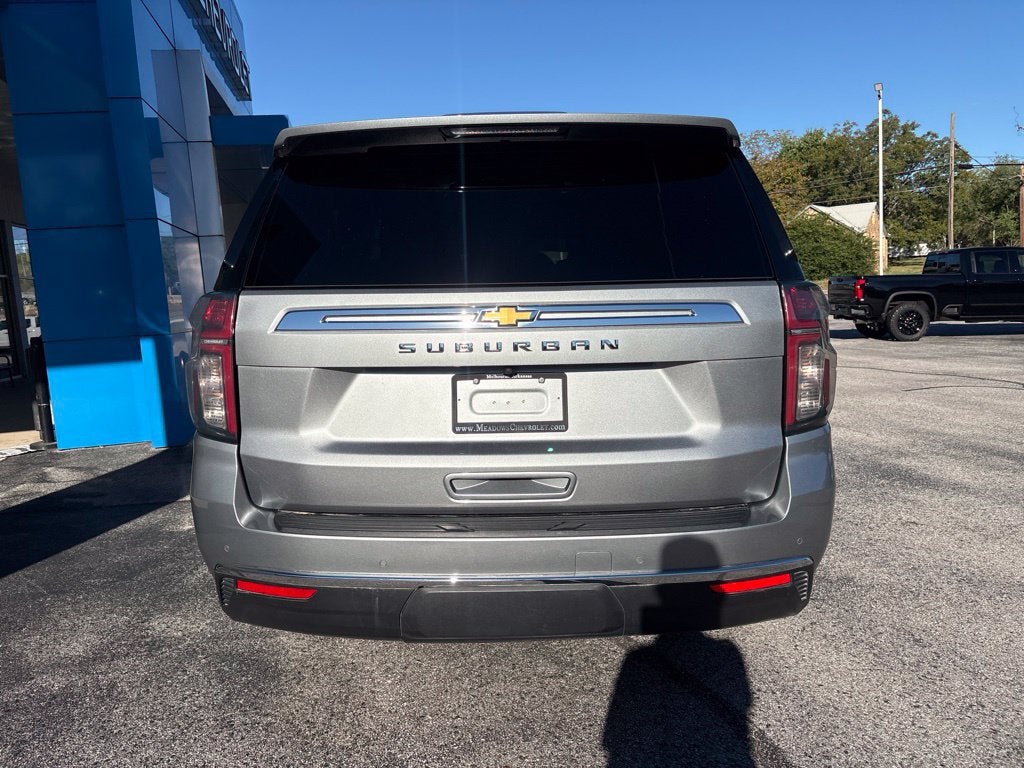2023 Chevrolet Suburban LS