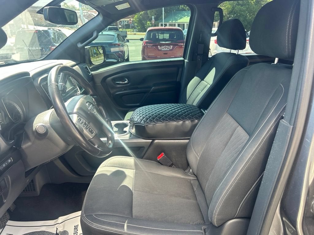 2018 Nissan Titan SV
