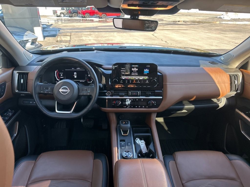 2024 Nissan Pathfinder Platinum