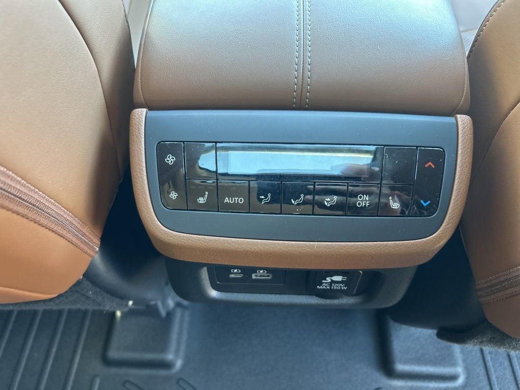 2024 Nissan Pathfinder Platinum