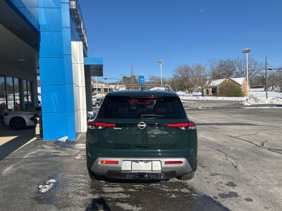 2024 Nissan Pathfinder Platinum