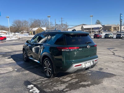 2024 Nissan Pathfinder Platinum