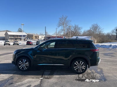 2024 Nissan Pathfinder Platinum