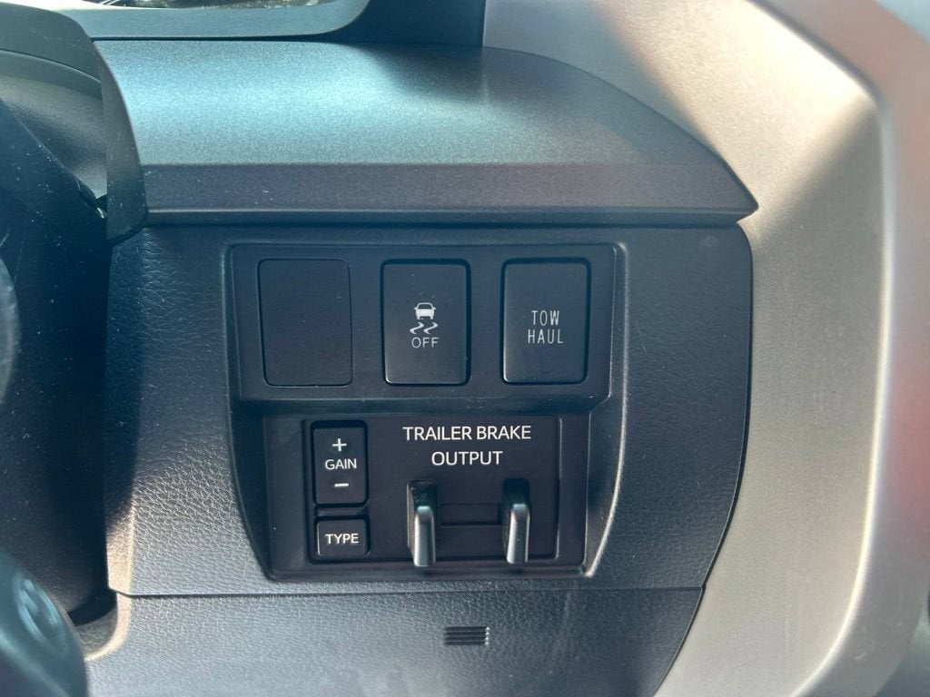 2017 Toyota Tundra 4WD SR